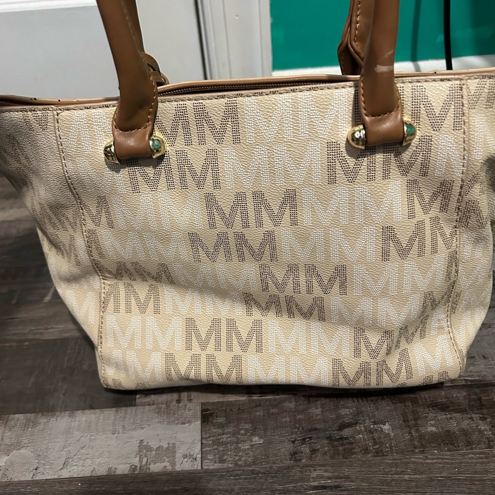 Milani Beige and Brown MM Logo Shoulder Bag - Picture 2 of 4